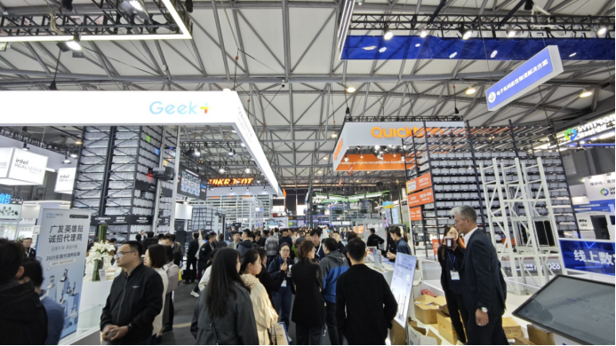 億控智能はCeMAT Asia 2024を成功裏に終了し、多くの新製品が大きな注目を集めました。